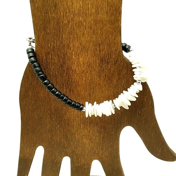 Puka Shell Bracelet Black White Chips Lobster Clasp - Picture 7 of 13